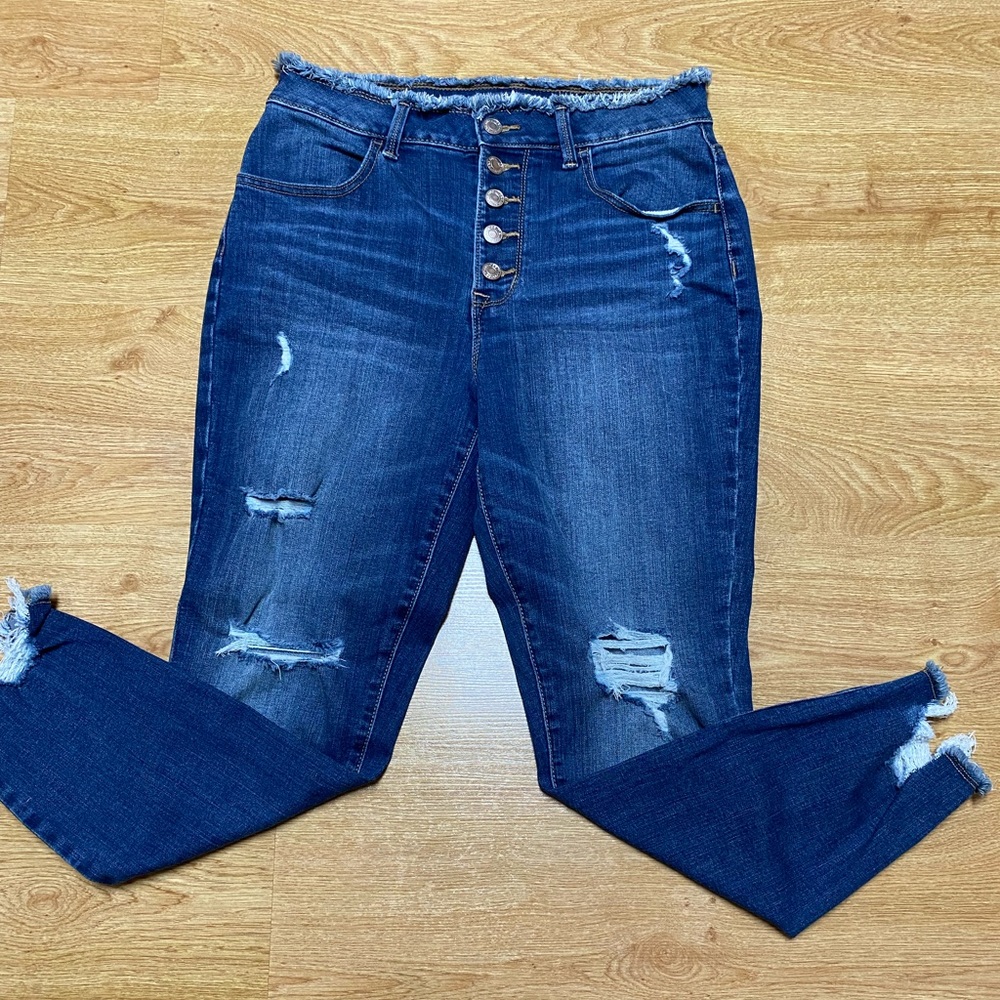 Maurice’s super high rise size medium